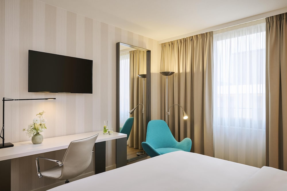 Habitación estándar del hotel Nh Berlin Alexanderplatz. Foto 14