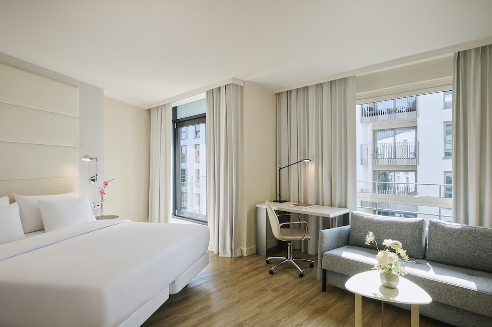 Habitación familiar del hotel Nh Berlin Alexanderplatz. Foto 8