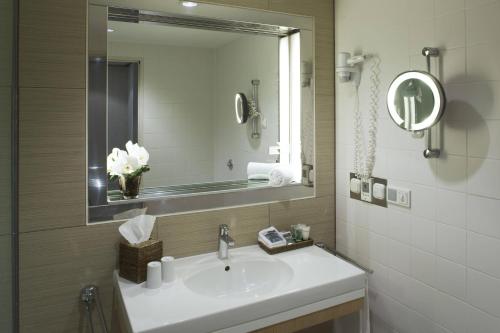 Presidential Suite - Two Bedrooms with Sauna del hotel Sheraton Berlin Grand Hotel Esplanade