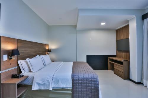 Habitación Doble Deluxe con 1 cama grande del hotel Wyndham Foz Do Iguaçu. Foto 2