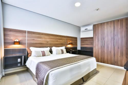 Suite con bañera de hidromasaje - Cama extragrande del hotel Wyndham Foz Do Iguaçu. Foto 10