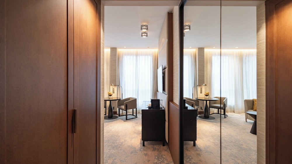 Habitación Club, 1 cama de matrimonio grande, Acceso al salón del club del hotel Intercontinental Berlin, An Ihg. Foto 2
