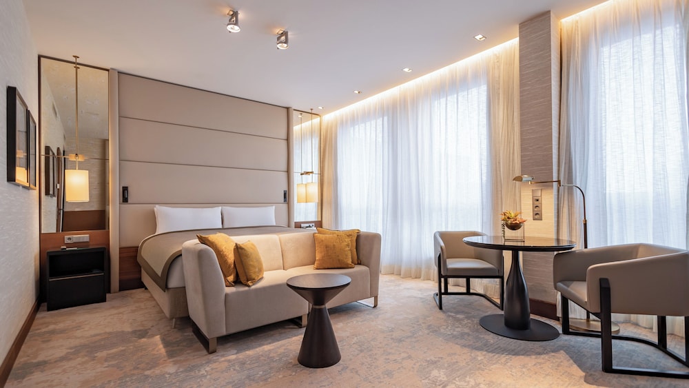 Habitación Club, 1 cama de matrimonio grande, Acceso al salón del club del hotel Intercontinental Berlin, An Ihg. Foto 4