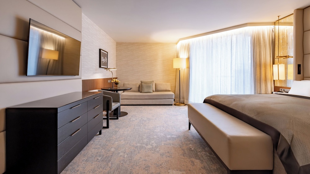 Habitación Club, 1 cama de matrimonio grande, Acceso al salón del club del hotel Intercontinental Berlin, An Ihg. Foto 9