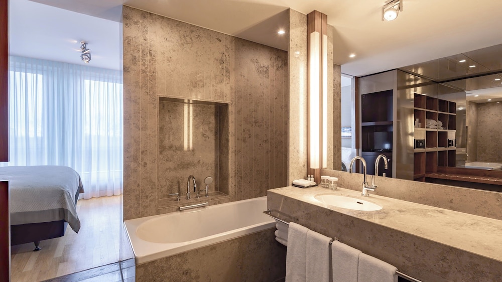 Suite, en esquina (Prestige Corner) del hotel Intercontinental Berlin, An Ihg. Foto 5