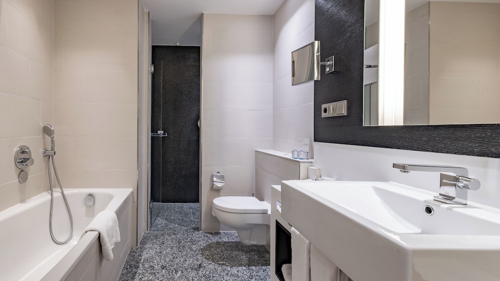 Habitación junior, 1 cama de matrimonio grande del hotel Intercontinental Berlin, An Ihg. Foto 19