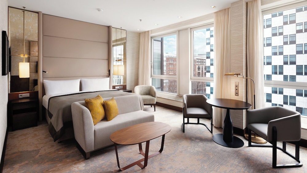 Habitación Club, 1 cama de matrimonio grande, Acceso al salón del club del hotel Intercontinental Berlin, An Ihg