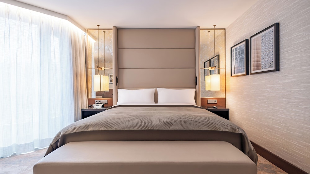Habitación Club, 1 cama de matrimonio grande, Acceso al salón del club del hotel Intercontinental Berlin, An Ihg. Foto 3