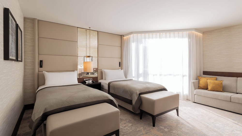 Habitación Club, 1 cama de matrimonio grande, Acceso al salón del club del hotel Intercontinental Berlin, An Ihg. Foto 6