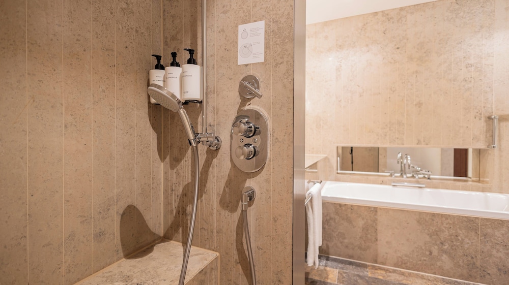 Habitación Club, 1 cama de matrimonio grande, Acceso al salón del club del hotel Intercontinental Berlin, An Ihg. Foto 14