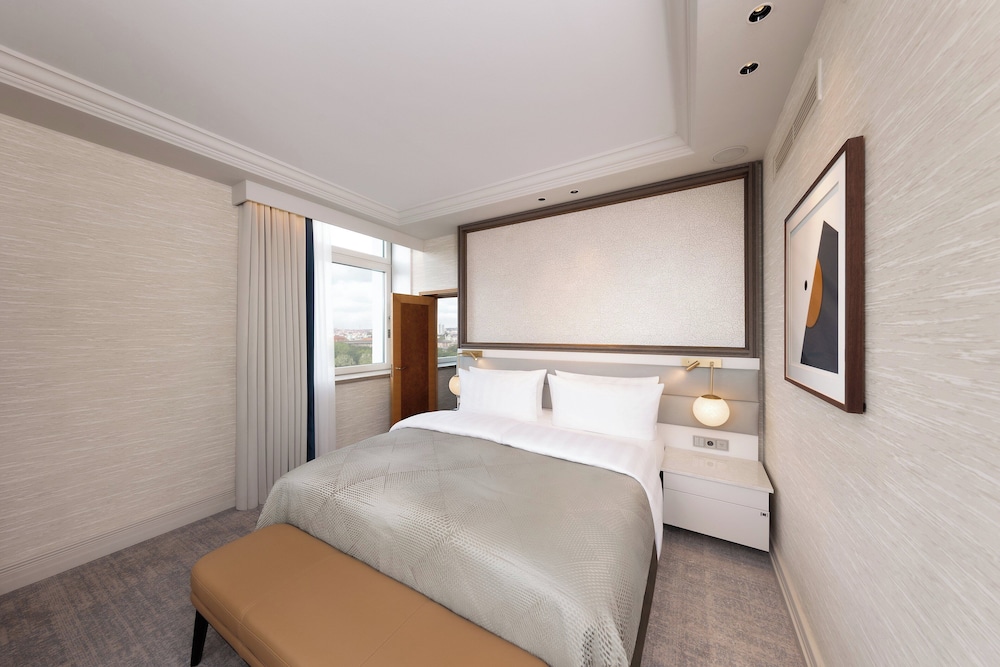 Habitación junior, 1 cama de matrimonio grande del hotel Intercontinental Berlin, An Ihg. Foto 1