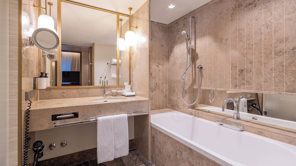 Habitación junior, 1 cama de matrimonio grande del hotel Intercontinental Berlin, An Ihg. Foto 11