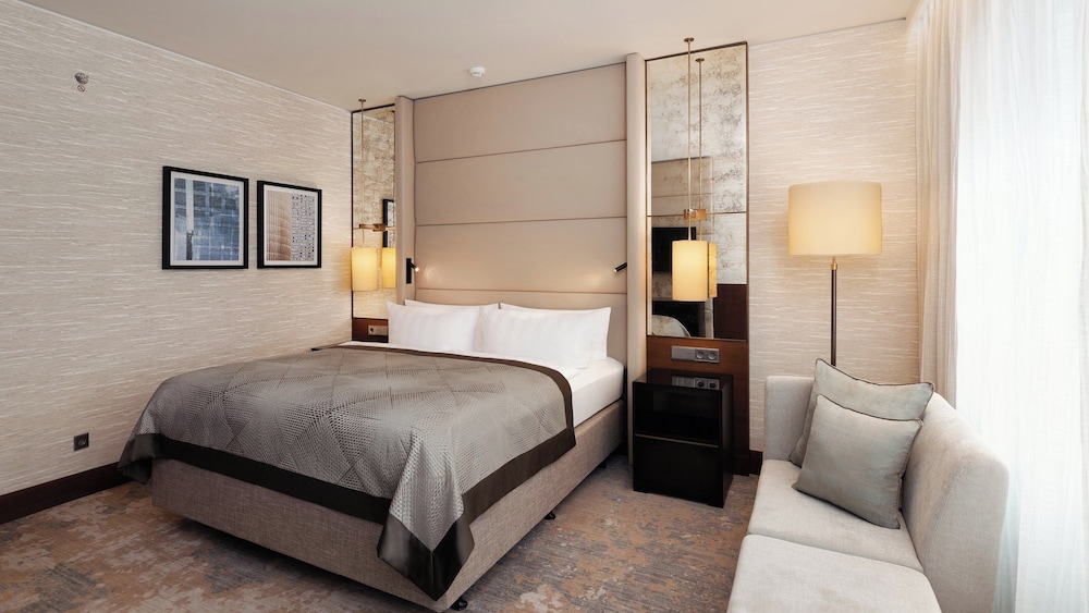 Habitación clásica, 1 cama de matrimonio grande del hotel Intercontinental Berlin, An Ihg. Foto 1