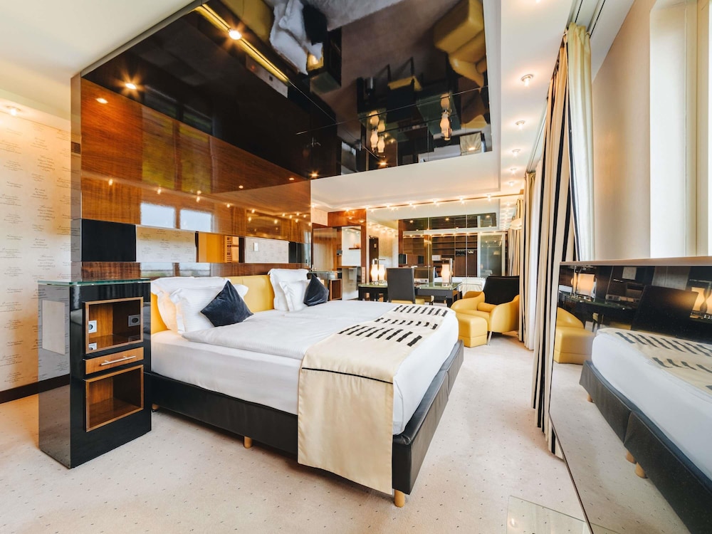 Suite presidencial, 1 cama de matrimonio grande del hotel Pullman Berlin Schweizerhof. Foto 2