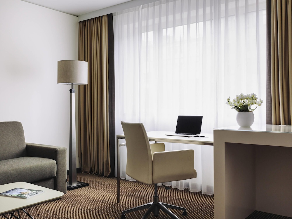 Suite junior, 2 camas individuales del hotel Pullman Berlin Schweizerhof. Foto 2