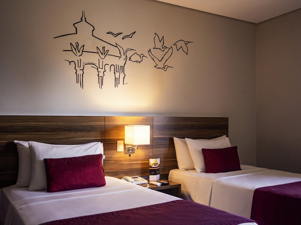Habitación Standard con dos camas individuales del hotel Mercure Belém Boulevard. Foto 6