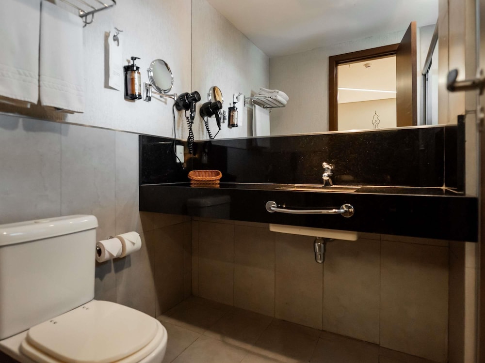 Apartamento Standard con 1 cama Queen Size del hotel Mercure Belém Boulevard. Foto 3