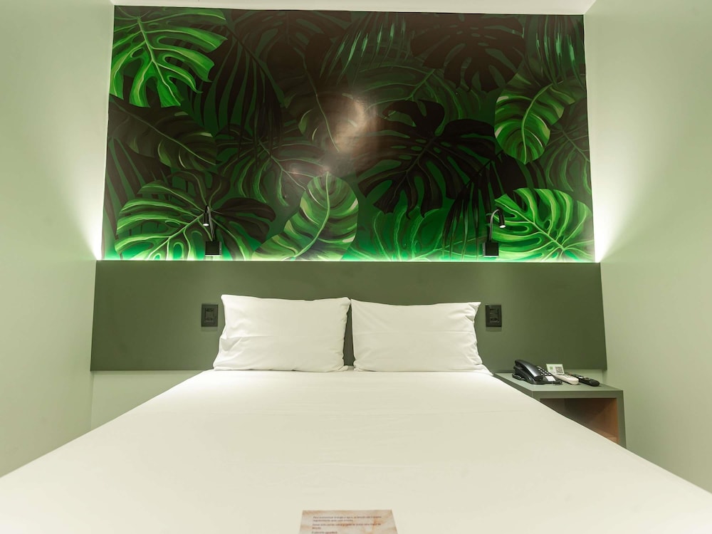 Habitación superior, 1 cama doble del hotel Ibis budget Belém Batista Campos. Foto 1