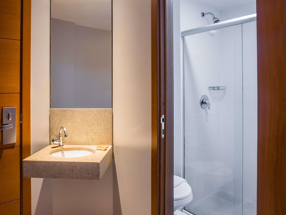 Habitación estándar, 2 camas individuales del hotel Ibis budget Belém Batista Campos. Foto 3