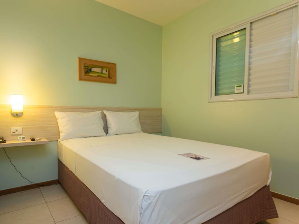 Habitación estándar, 1 cama doble del hotel Ibis budget Belém Batista Campos. Foto 1
