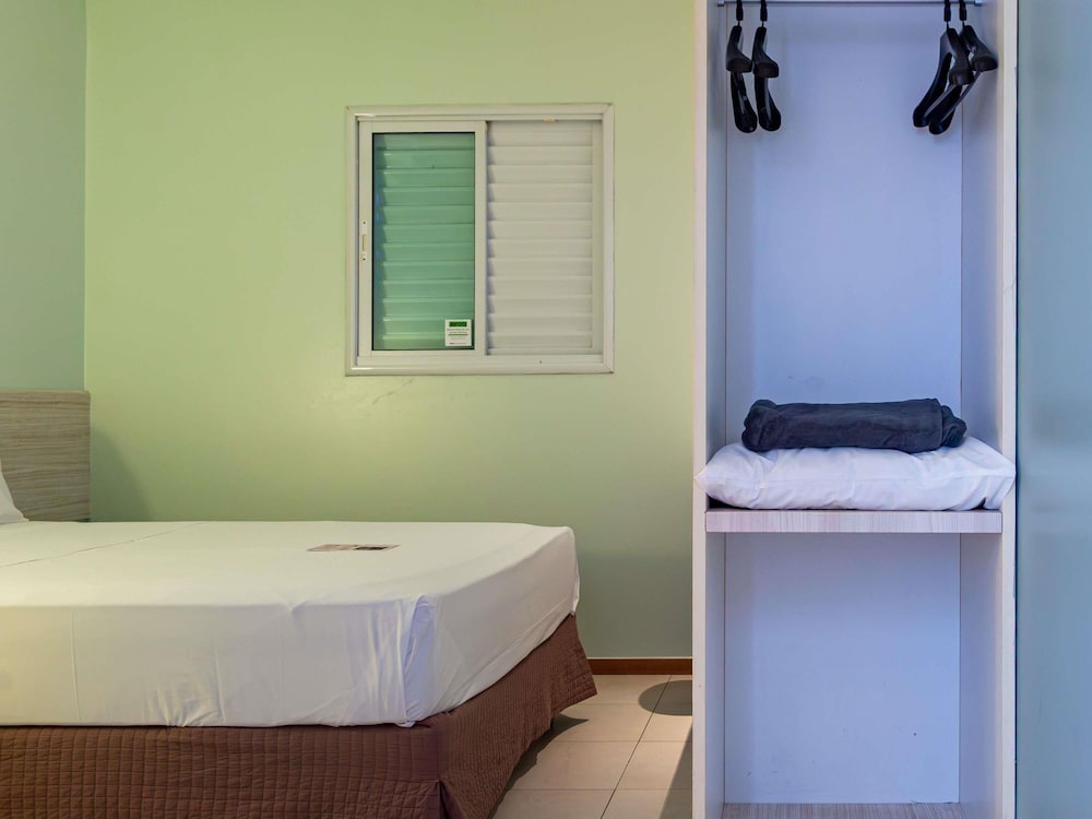 Habitación estándar, 1 cama doble del hotel Ibis budget Belém Batista Campos. Foto 4