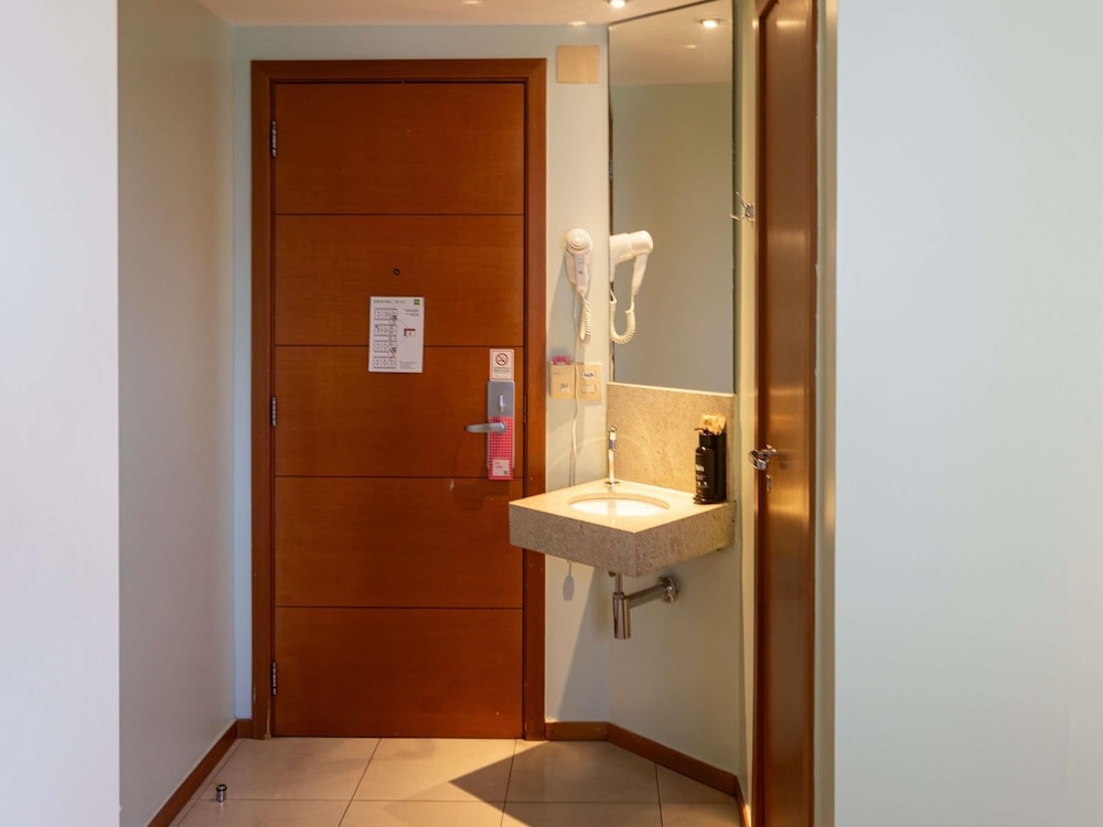 Habitación estándar, 1 cama doble del hotel Ibis budget Belém Batista Campos. Foto 5