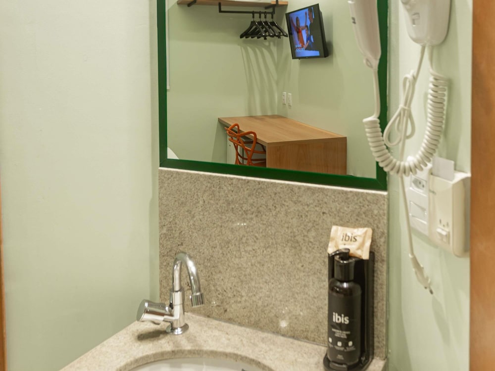 Habitación estándar, 1 cama doble del hotel Ibis budget Belém Batista Campos. Foto 7