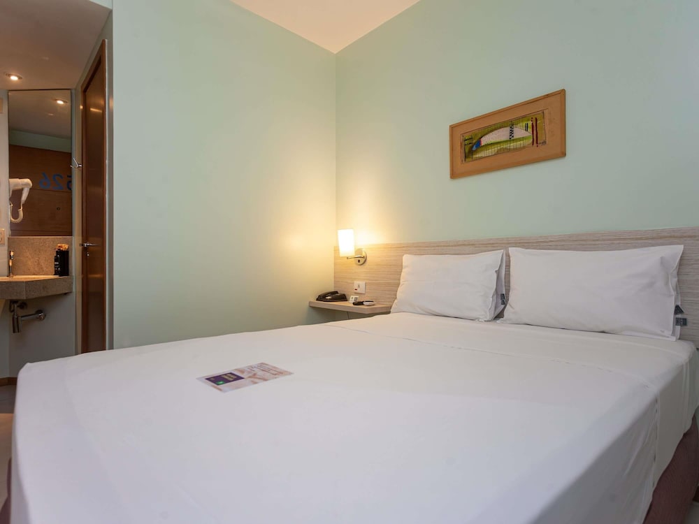 Habitación estándar, 1 cama doble del hotel Ibis budget Belém Batista Campos. Foto 9