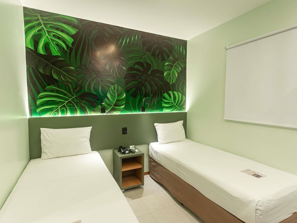 Habitación superior, 2 camas individuales del hotel Ibis budget Belém Batista Campos. Foto 5
