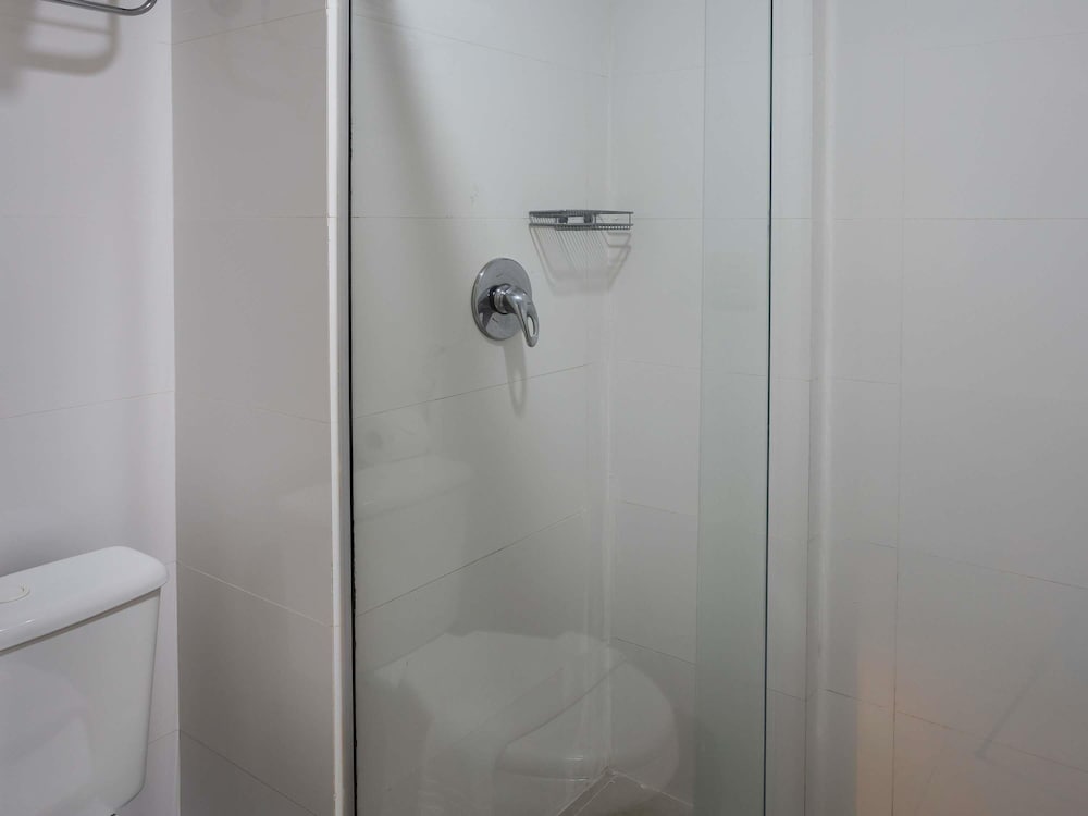 Habitación superior, 2 camas individuales del hotel Ibis budget Belém Batista Campos. Foto 8