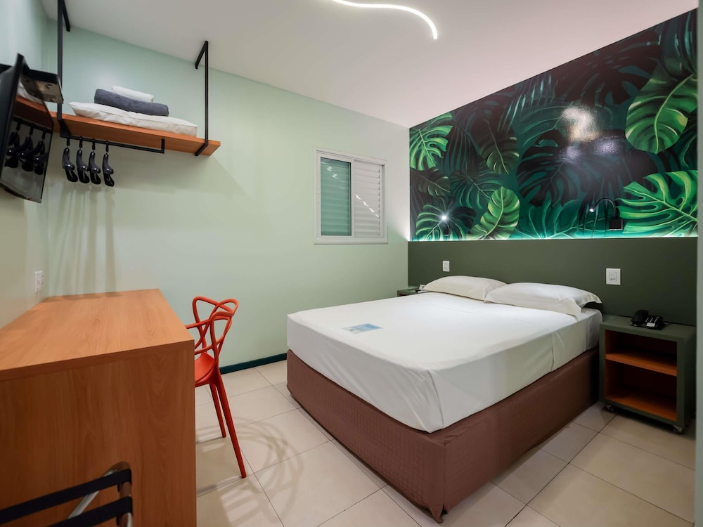 Habitación superior, 1 cama doble del hotel Ibis budget Belém Batista Campos. Foto 4