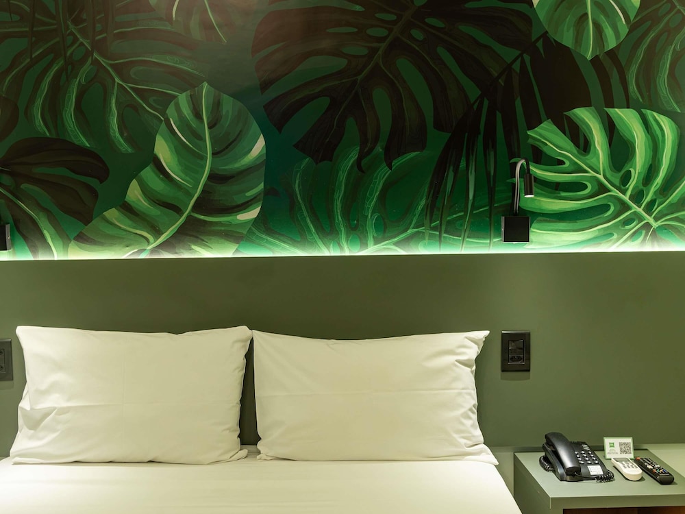 Habitación superior, 1 cama doble del hotel Ibis budget Belém Batista Campos. Foto 5