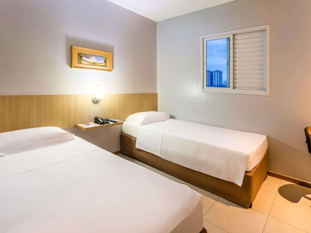 Habitación estándar, 2 camas individuales del hotel Ibis budget Belém Batista Campos. Foto 10