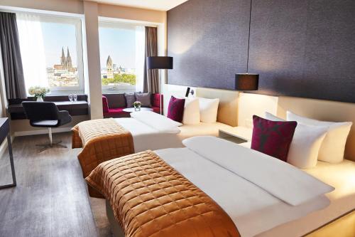 Habitación Doble Superior Plus con vistas a la cúpula - 2 camas del hotel Steigenberger Köln. Foto 3