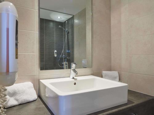 Habitación Doble Privilege del hotel Mercure Hotel Severinshof Koeln City. Foto 1