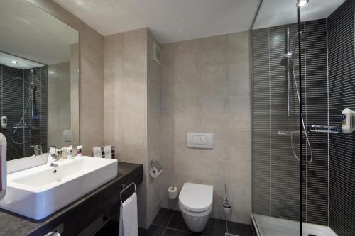 Habitación Estándar - Cama extragrande del hotel Mercure Hotel Severinshof Koeln City. Foto 2