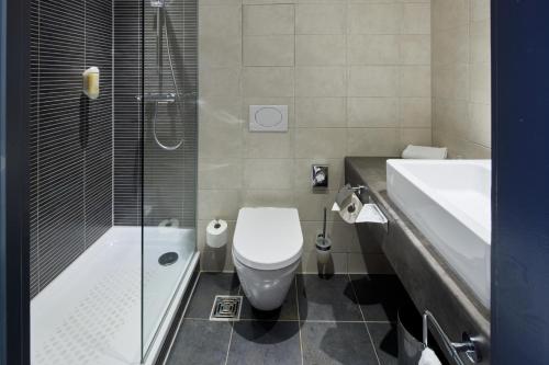 Habitación Estándar - Cama extragrande del hotel Mercure Hotel Severinshof Koeln City. Foto 3