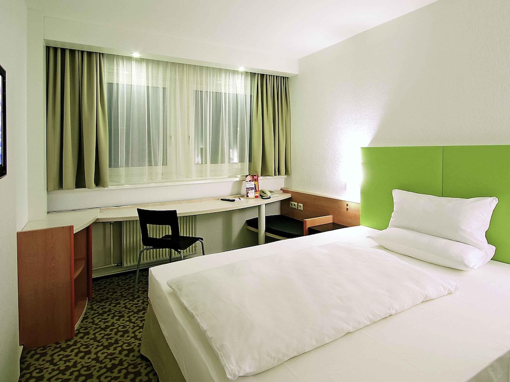 Habitación estándar con 1 cama doble de 160 x 200 cm del hotel Ibis Dresden Zentrum