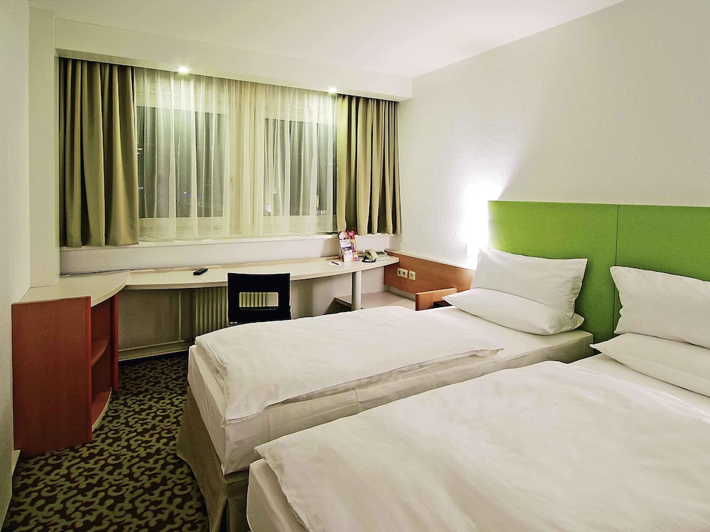 Habitación estándar con 2 camas individuales del hotel Ibis Dresden Zentrum