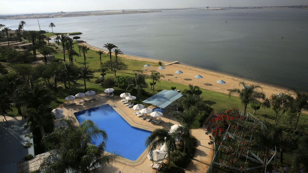 Habitación Privilege, balcón, vistas al lago - 2 camas individuales del hotel Mercure Ismailia Forsan Island. Foto 13