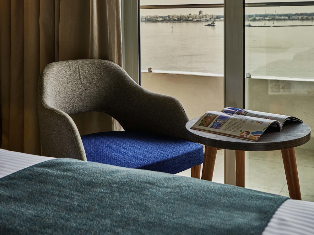 Habitación Privilege, balcón, vistas al lago - 1 cama doble del hotel Mercure Ismailia Forsan Island. Foto 10