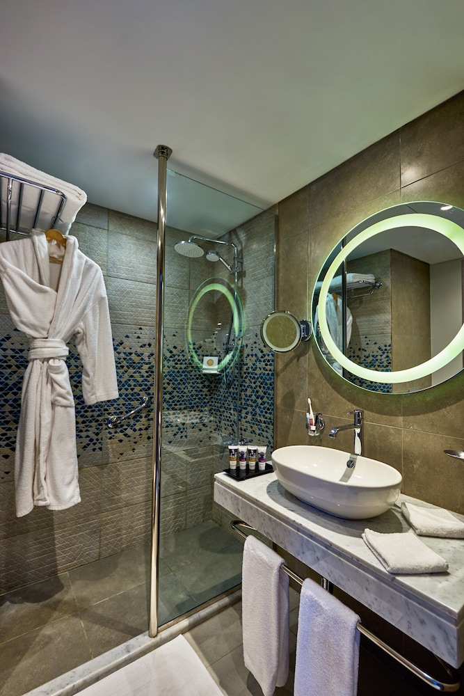 Habitación Privilege, balcón, vistas al lago - 1 cama doble del hotel Mercure Ismailia Forsan Island. Foto 13