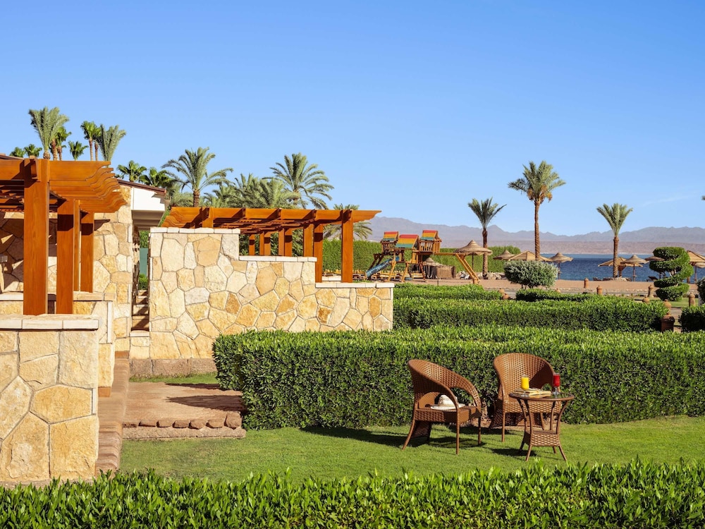 Bungalow, 1 cama doble del hotel Mövenpick Resort Taba. Foto 8