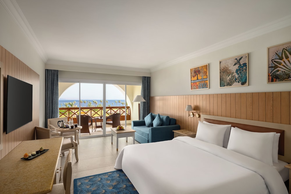 Habitación clásica, 1 cama de matrimonio grande, vistas al mar del hotel Mövenpick Resort Taba. Foto 6