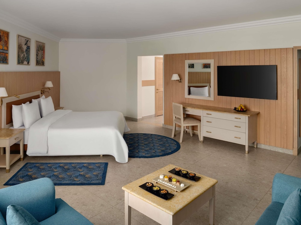 Suite junior, 1 cama de matrimonio grande del hotel Mövenpick Resort Taba