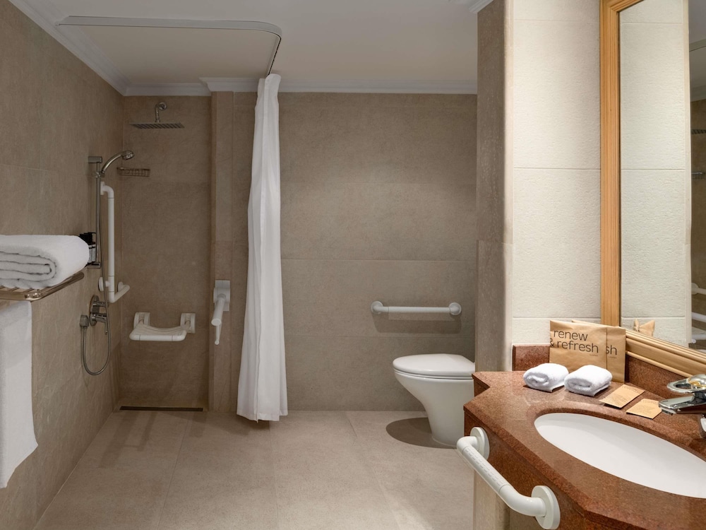 Suite junior, 1 cama de matrimonio grande del hotel Mövenpick Resort Taba. Foto 6