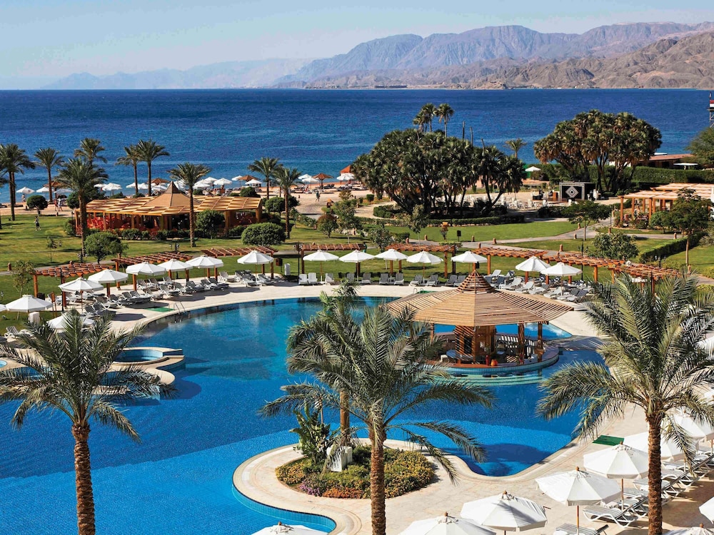Habitación Deluxe, 1 cama de matrimonio grande, vistas al mar del hotel Mövenpick Resort Taba. Foto 11