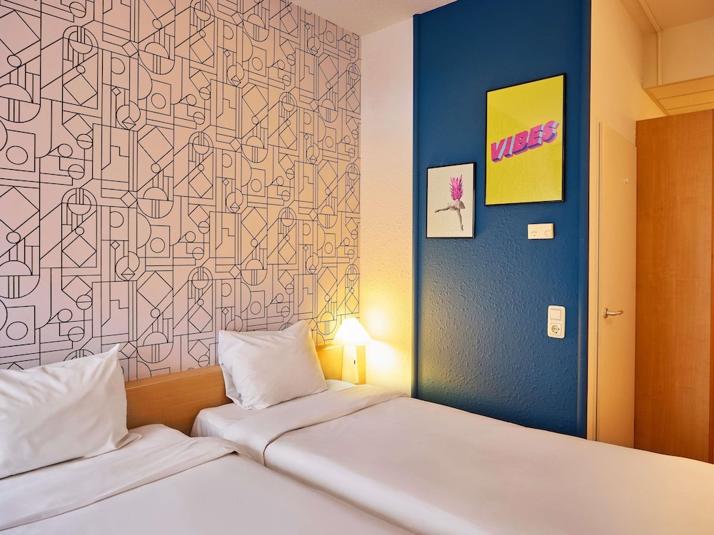 Habitación estándar con 2 camas individuales del hotel Ibis Düsseldorf Hauptbahnhof