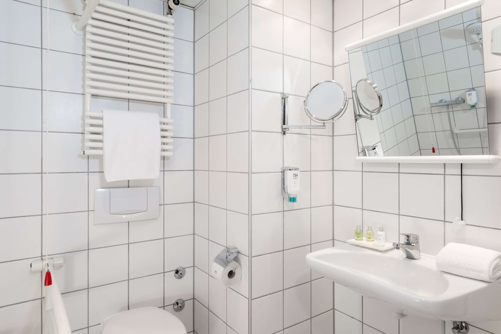 Habitación estándar del hotel Nh Düsseldorf City. Foto 4