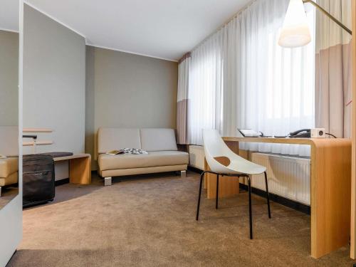 Habitación superior con vistas al río - Accesible para sillas de ruedas del hotel Ibis Frankfurt Centrum. Foto 2